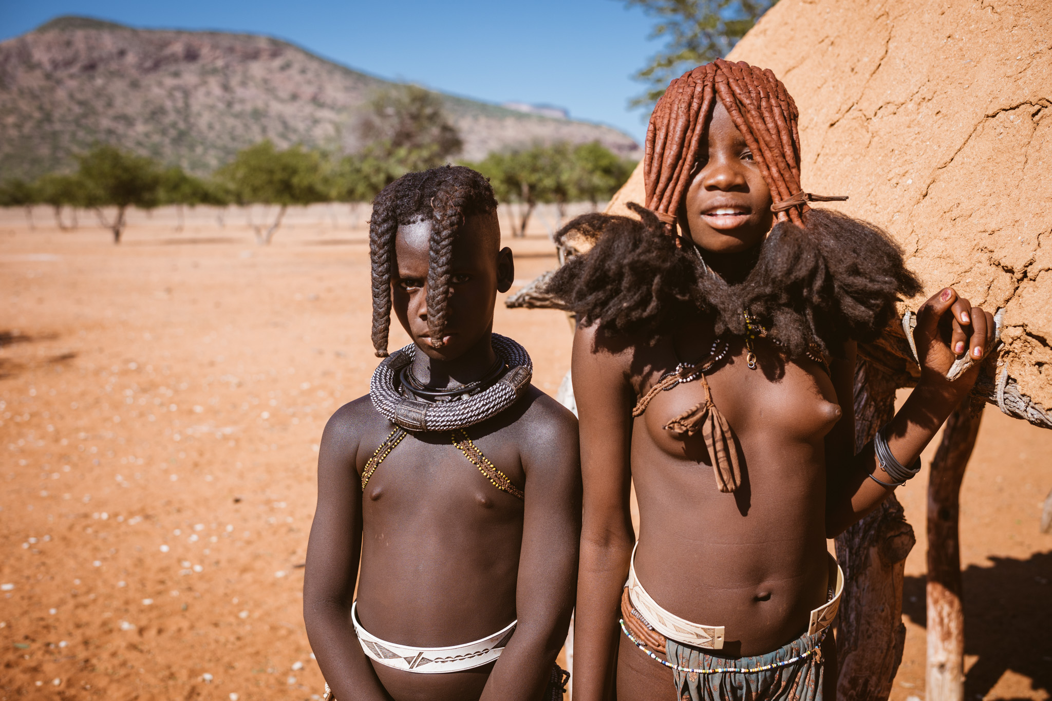 Zwei junge Himba. 